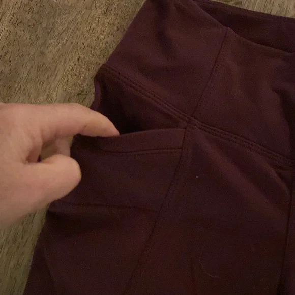 Athleta great stretchy yoga pants with great front and back pockets! - Picture 5 of 14